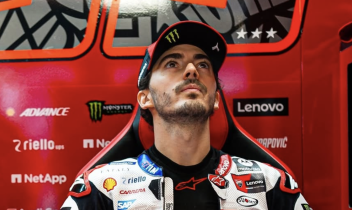 Pecco Bagnaia perde la pazienza e sbotta in conferenza stampa: “Mi sono stufato di parlare di Ducati”