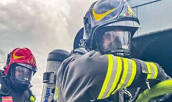 Vigili del fuoco in azione (foto di repertorio)