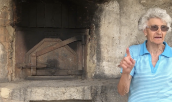 Il forno che non vuole morire: a Cesare il tempo si scalda ancora con la legna della memoria