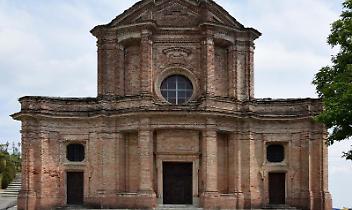 La facciata della Chiesa Parrocchiale di Coassolo