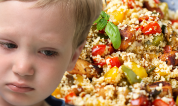 Pizza cancellata, cous cous imposto: bambini a digiuno, genitori furiosi
