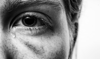 Dormiremo sotto un ponte. I nostri figli non vivono più con noi. E Alpignano ci ignora”