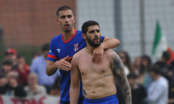Di Bari e Corso esultano dopo il gol del 2-1