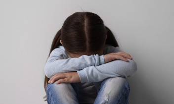 Gli abusi sono iniziati quando la piccola non aveva ancora compiuto 10 anni