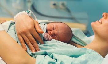 Diana, la bambina che ha scelto l'ambulanza come culla