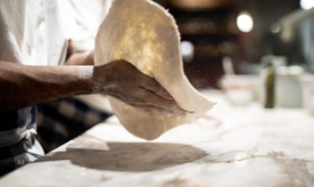 Una delle tre pizze più buone al mondo è di un canavesano . Ecco dove mangiarla...