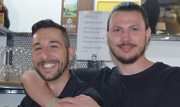 Il ritorno del Karaoke: Emilio Altieri fa rivivere la magia della musica all'AmorBairo