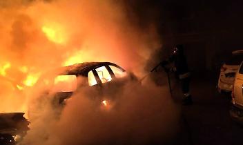 Auto in fiamme all’alba a Banchette: è mistero. Si indaga su una vendetta familiare