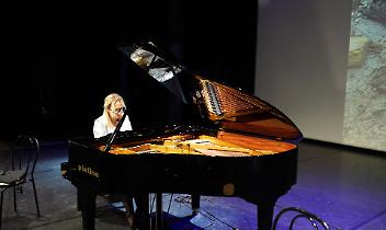 Evento " Aura: Live Music, Living Places"