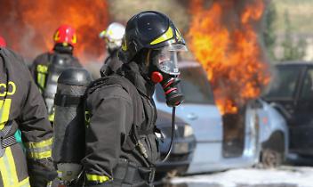Vigili del fuoco in azione (foto di repertorio)