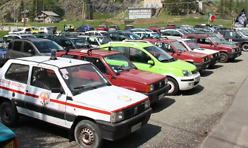 Tutti pazzi per la Panda: a Mezzenile un weekend tra motori, montagna e amicizia