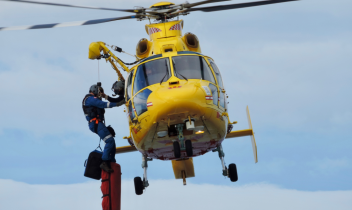 Cade dal trattore, trasportato al Cto in elisoccorso