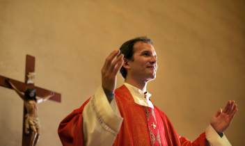 Credi in Dio? L’ASL pure. E paga
