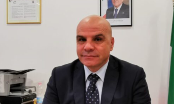 Caos in Consiglio a Banchette. L’opposizione: “Votano delibere che non conoscono”