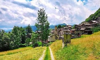 Il caratteristico borgo di Vrù