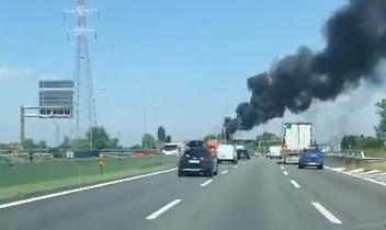 Incendio in tangenziale tra Venaria e Collegno. Cause in accertamento