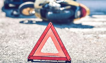 Scontro tra scooter e auto al confine tra San Giorgio e Montalenghe, feriti entrambi i conducenti