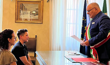 Diritti civili: Druento registra due bambine con due mamme