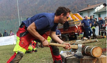 Triathlon del Boscaiolo: taglio con accetta