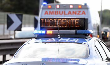 Schianto a Frera sulla 460 del Gran Paradiso: motociclista contro un muretto, poi l’urto con un’auto