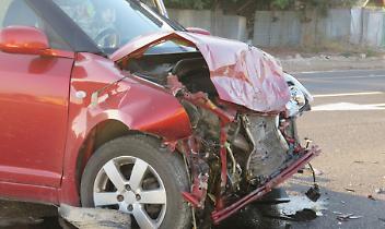 Scontro tra auto e tir sulla tangenziale in zona Rivoli: traffico paralizzato