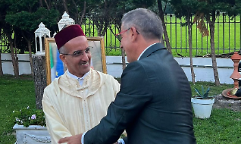 Il consigliere Sergio Bartoli saluta il Console