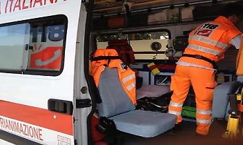 Volo di dieci metri nel supermercato, 47enne in codice rosso