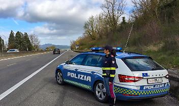 Un motociclista britannico scivola sulla bretella Ivrea&ndash;Santhi&agrave;: paura ad Albiano, ma finisce in codice verde