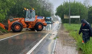 Sì alla ricostruzione delle strade dopo l'alluvione. Ma il sindaco lancia l'allarme: "Ora tocca alla Regione"