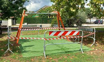 Altalene nuove e giochi