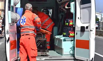 Motociclista tedesco muore a Sambuco sulla Statale 21: strada chiusa per ore