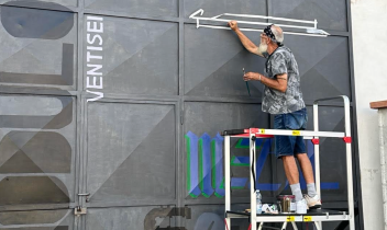 Leini, fucina d’arte: Metal Soundz trasforma un’officina in laboratorio creativo