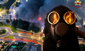 Incendio alla Euro Stamp di Pianezza, prime verifiche di Arpa dopo il rogo: ecco cosa &egrave; emerso