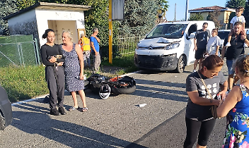 Bairo-Agliè, frontale tra furgone e moto