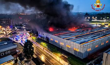 Rogo Euro Stamp, paura e boati: sindaci invitano i cittadini a restare in casa