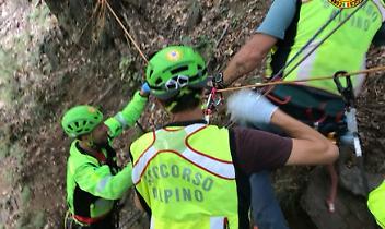 Traves, ricerca di funghi finisce in tragedia: uomo sulla settantina muore nel bosco
