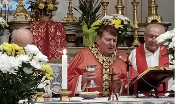 Il parroco che tutti vorrebbero: cinquant&rsquo;anni di sacerdozio per don Giovanino