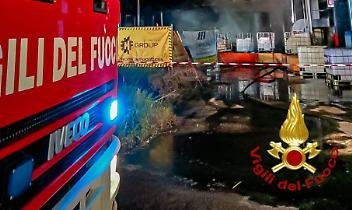 Incendio nella notte 