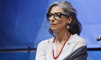 Francesca Albanese, gaffe clamorosa contro i napoletani dopo aver ricevuto la cittadinanza onoraria del Comune (VIDEO)