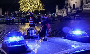 Fugge durante un controllo