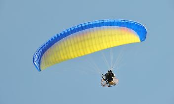 Cade con il parapendio dopo il decollo dal Belice: 50enne elitrasportato al CTO di Torino