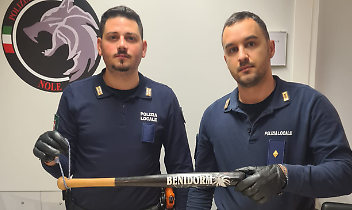 Aggressione nel centro di Nole: 28enne colpito con una mazza da baseball, è in ospedale