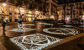 Torino accende “Swarms"