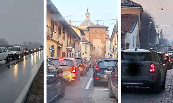 Il paese soffoca nel traffico: la visita dell’onorevole non porta nulla. "Il Canavese è bloccato!"