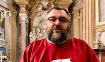 Don Riccardo Robella, parroco di Leini e Mappano, è grave ma stabile dopo l'incidente