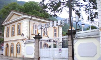 Allarme a Pont Canavese: l&rsquo;ex Sandretto venduta a una ditta dei rifiuti?