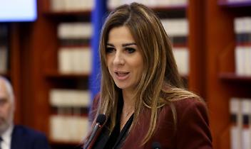 Matilde Siracusano pubblica gli insulti sessisti ricevuti sui social: "Vai a cucinare e poi a tromb..." (VIDEO)