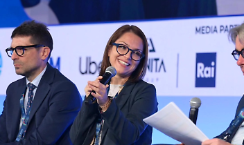 Piastra che inventa. Facebook e dintorni