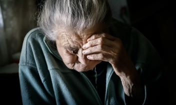 Vinovo: arrestato un 43enne itlaiano accusato di aver scalgiato una sedia contro la meadre