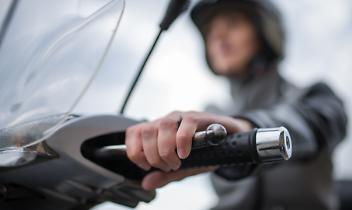 Motorino sparito dall&rsquo;androne: &egrave; furto aggravato dalla pubblica fede